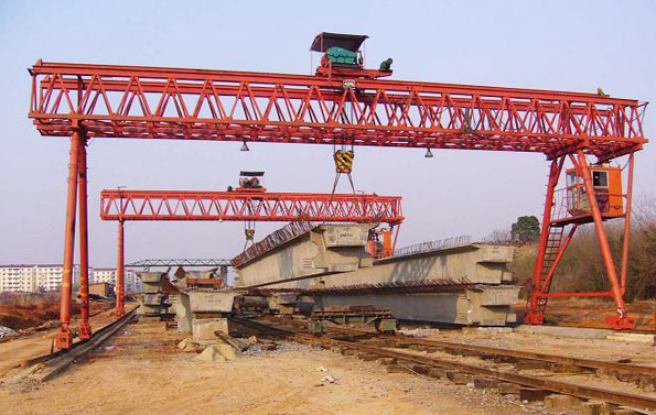 龍門(mén)吊地基不夠硬是怎么回事？那我們?cè)撛趺醇庸听堥T(mén)吊地基？